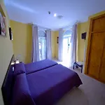 La Muralla Guest house Seville