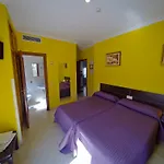 Guest house La Muralla *